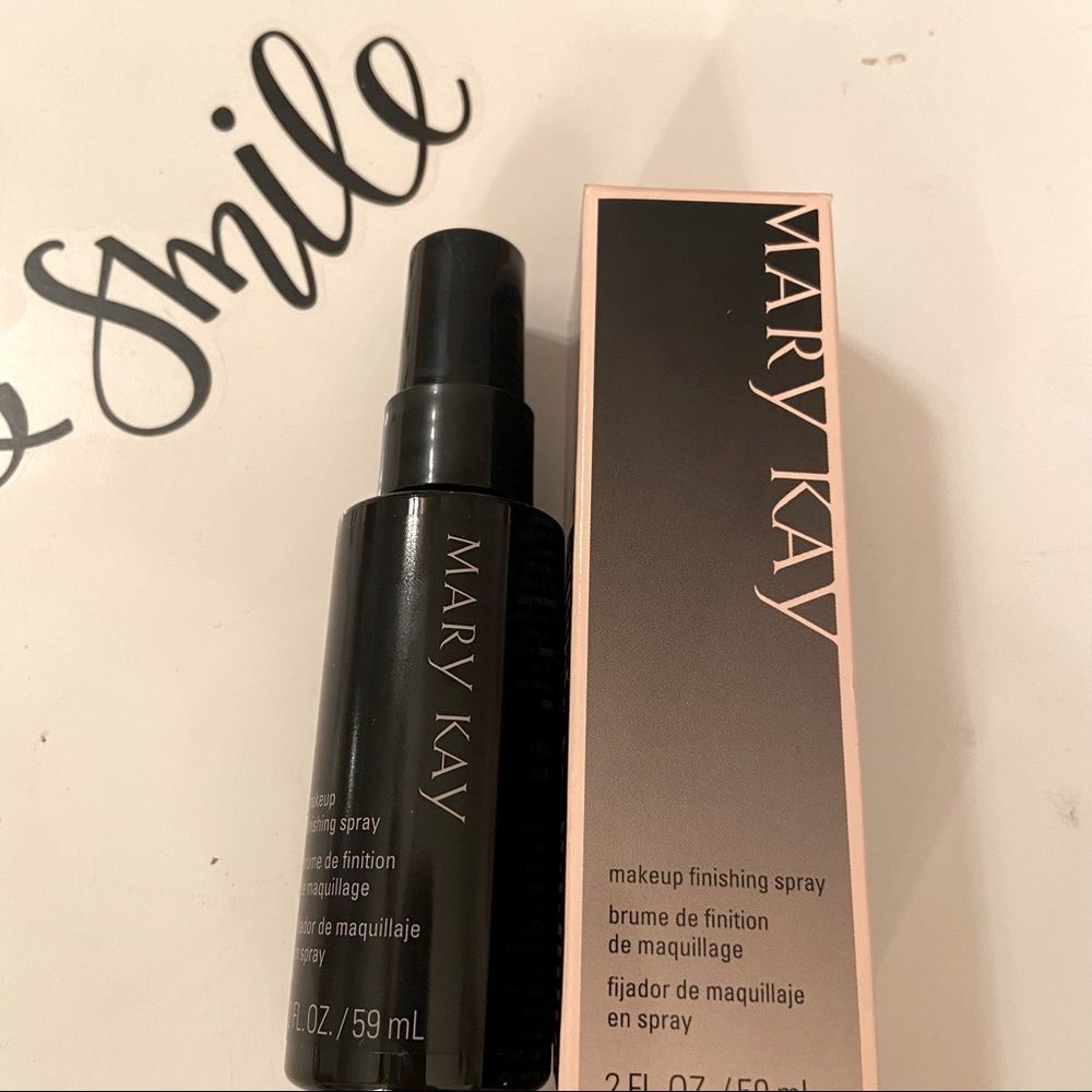 NIB Mary Kay Make up finishing spray 2 FL OZ / 59 ml